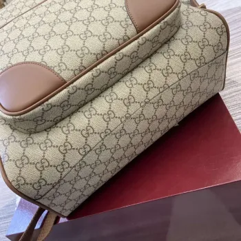 Gucci 821159 GG Emblem Střední batoh Béžový a tmavě hnědý