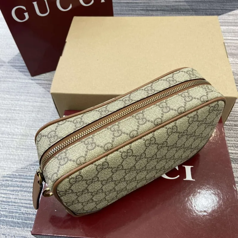 Gucci 821164 GG Emblem malá toaletní taška béžová a tmavě hnědá