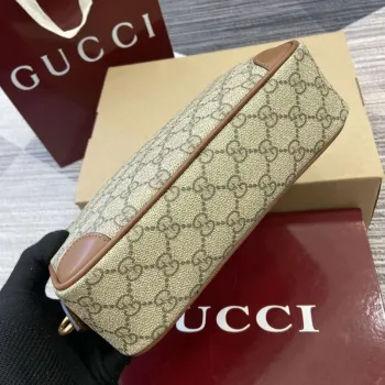 Gucci 821164 GG Emblem malá toaletní taška béžová a tmavě hnědá