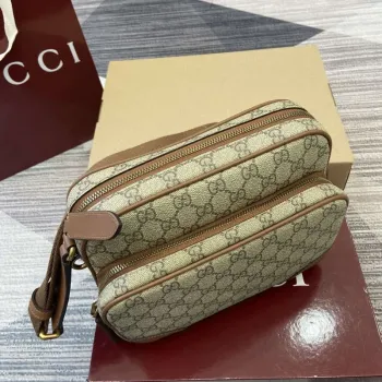 Gucci 821160 GG Emblem střední crossbody taška Béžová a tmavě hnědá