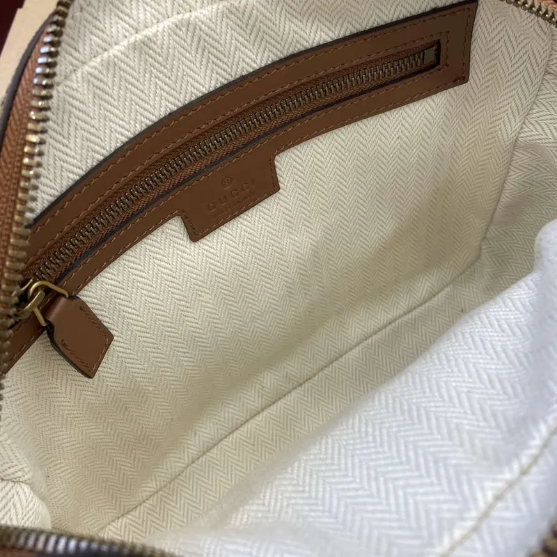 Gucci 821160 GG Emblem střední crossbody taška Béžová a tmavě hnědá