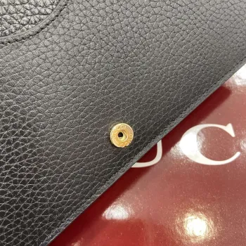 Gucci 818705 GG Emblem super mini ramenní taška černá