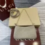 Gucci 815278 GG Emblem super mini taška Meruňková