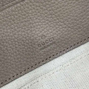 Gucci 815949 GG Emblem super mini taška Meruňková