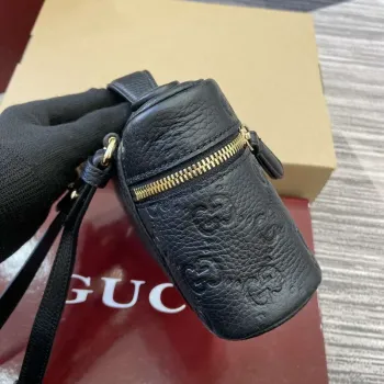 Gucci 815949 GG Emblem super mini taška Černá