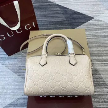 Gucci 815255 GG Emblem Malá kabelka s horním držadlem Béžová