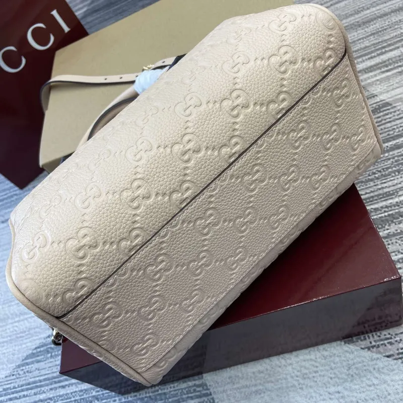 Gucci 815255 GG Emblem Malá kabelka s horním držadlem Béžová