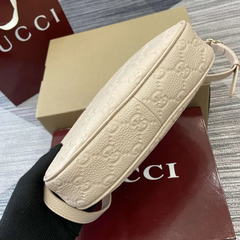 Gucci 820453 GG Emblem Střední kabelka přes rameno Béžová