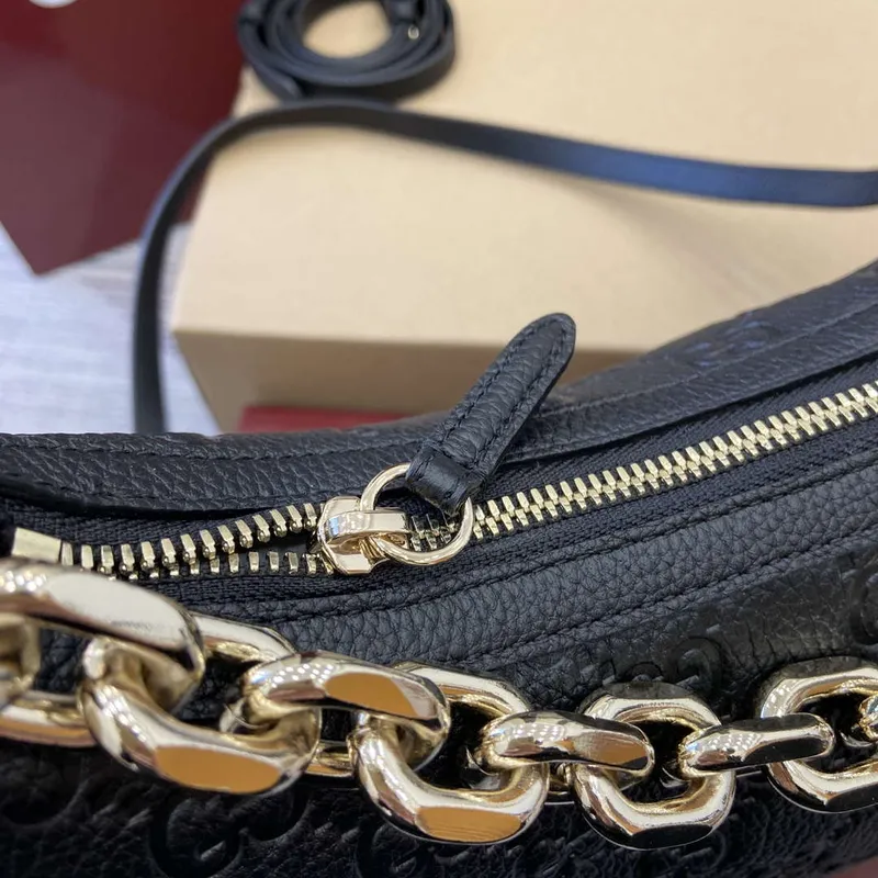 Gucci 820453 GG Emblem Střední kabelka přes rameno Černá