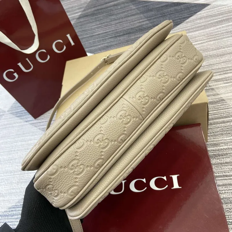 Gucci 815263 GG Emblem Malá Kapsička na Rameno Meruňková