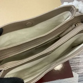 Gucci 815263 GG Emblem Malá Kapsička na Rameno Meruňková