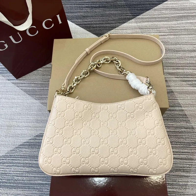 Gucci 815263 GG Emblem Malá Ramenní Taška Béžová