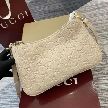 Gucci 815263 GG Emblem Malá Ramenní Taška Béžová
