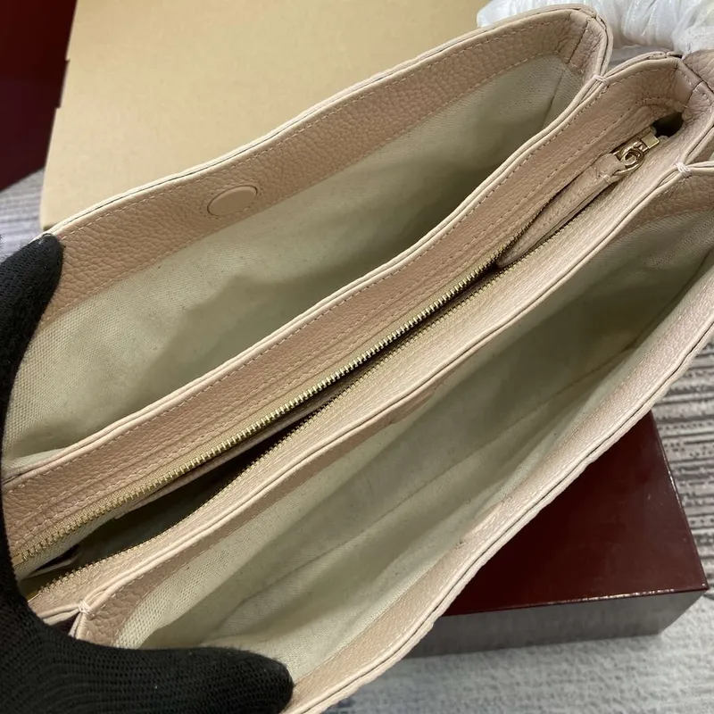 Gucci 815263 GG Emblem Malá Ramenní Taška Béžová