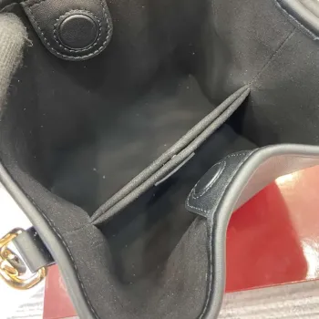 Gucci 815118 GG Emblem Mini Bucket Bag Černá hladká kůže