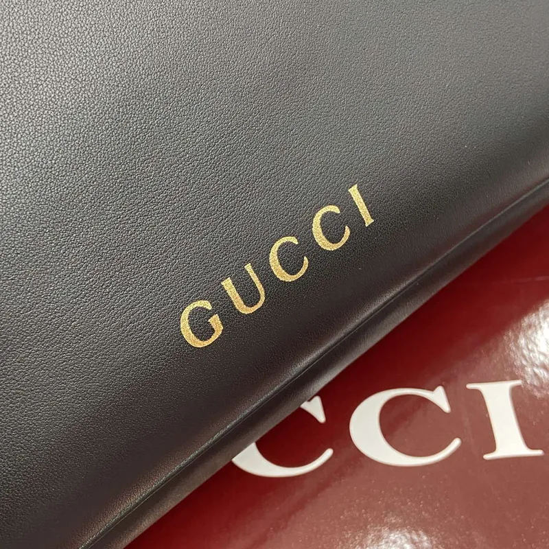 Gucci 815217 GG Emblem Velká ramenní taška Černá hladká kůže
