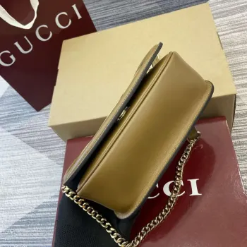 Gucci 815711 Gucci Blondie mini ramenní taška z jemné kůže tmavě hnědá