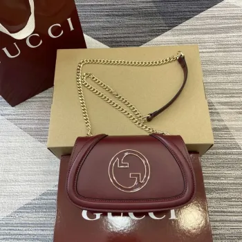 Gucci 815711 Gucci Blondie mini ramenní taška vínově červená