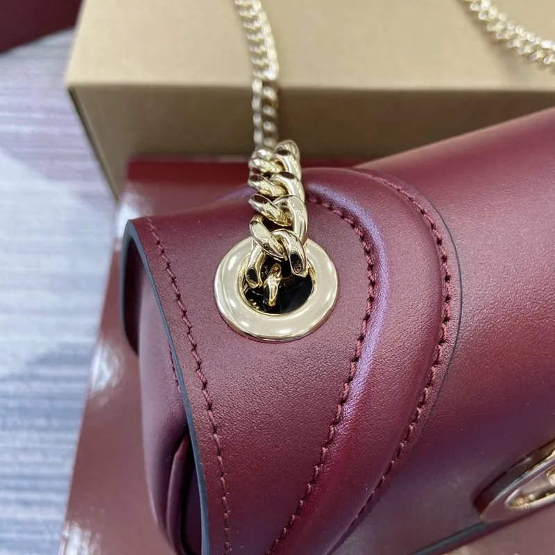 Gucci 815711 Gucci Blondie mini ramenní taška vínově červená