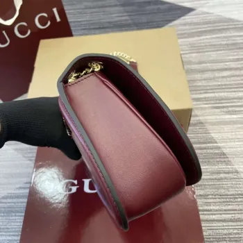 Gucci 815715 Gucci Blondie malá kabelka přes rameno vínově červená