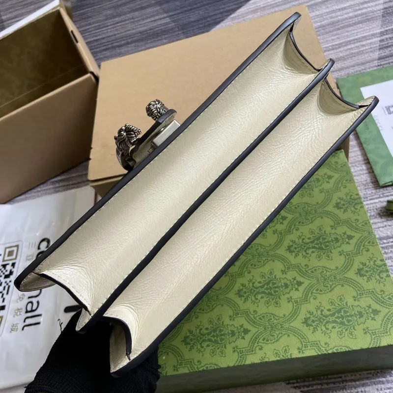 Gucci 795005 GG Dionysus malá kabelka přes rameno Světle šedá lakovaná kůže s logem