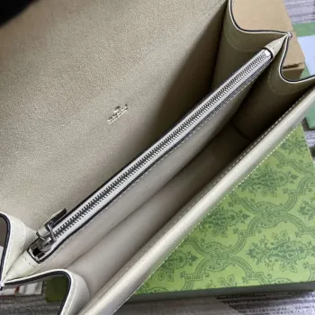 Gucci 795005 GG Dionysus malá kabelka přes rameno Světle šedá lakovaná kůže s logem