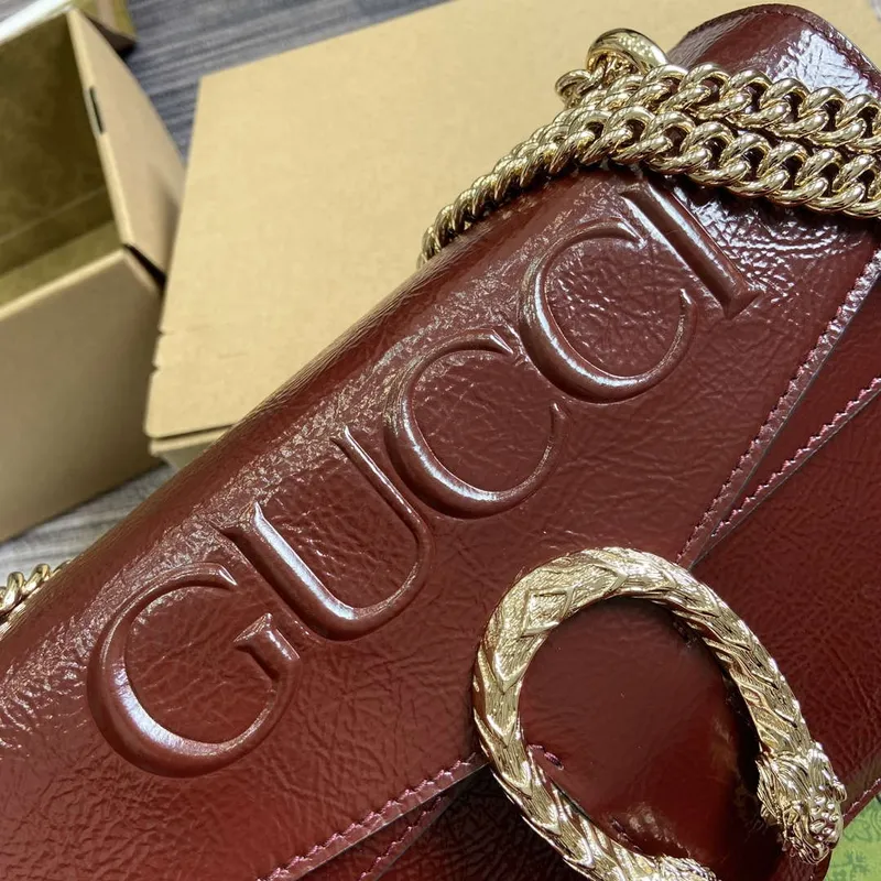 Gucci 795005 GG Dionysus malá kabelka přes rameno vínově červená lakovaná kůže s logem