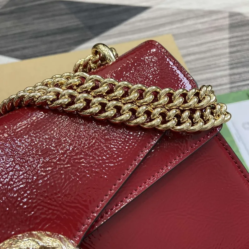 Gucci 795005 GG Dionysus malá kabelka přes rameno vínově červená lakovaná kůže