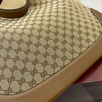 Gucci 815924 Gucci B Střední Kabelka přes rameno Hnědý kožený lem