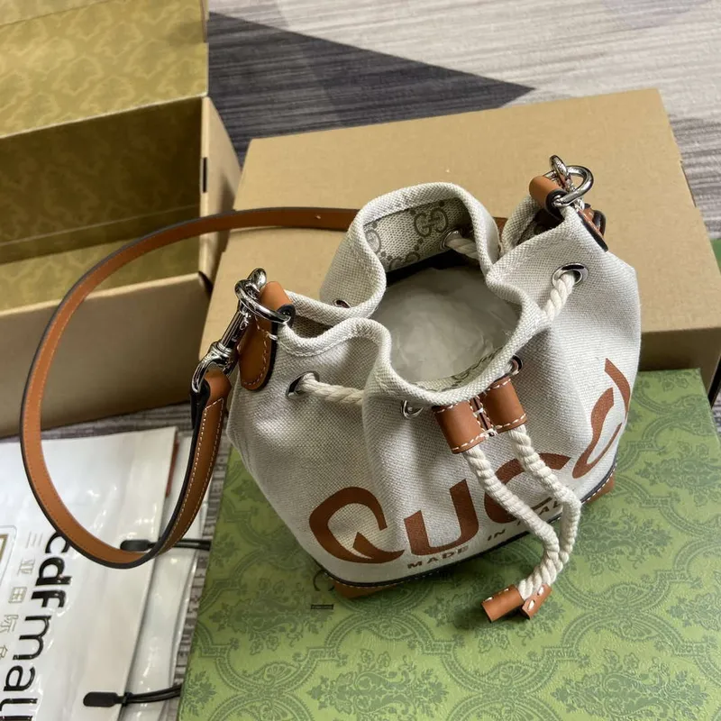 Gucci 777166 Kabelka přes rameno s potiskem Gucci Světle hnědé kožené detaily