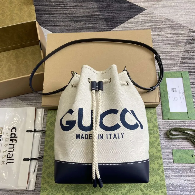 Gucci 772856 Kabelka přes rameno s potiskem Gucci černé kožené detaily