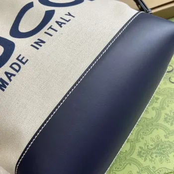 Gucci 772856 Kabelka přes rameno s potiskem Gucci černé kožené detaily