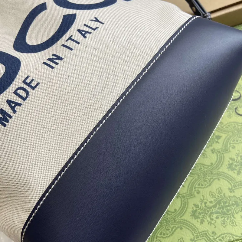 Gucci 772856 Kabelka přes rameno s potiskem Gucci černé kožené detaily