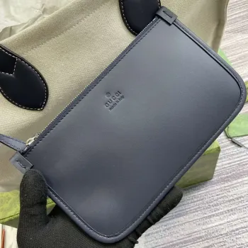 Gucci 772176 Střední taška přes rameno s potiskem Gucci černé kožené detaily