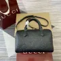 Gucci 815255 GG Emblem Malá Taška s Horním Uchem Černá
