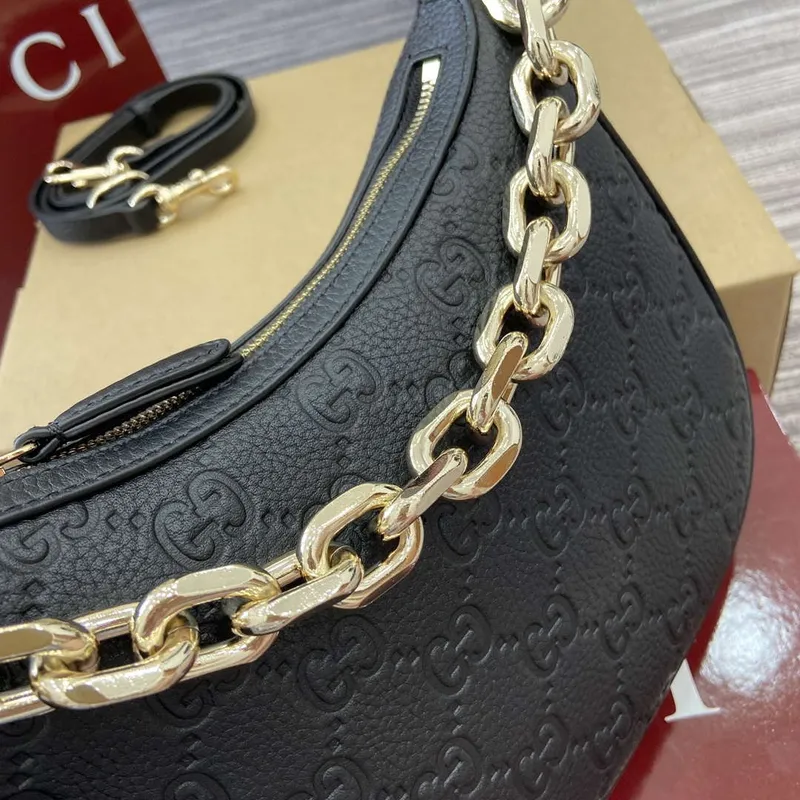Gucci 815409 GG Emblem Malá Ramenní Taška Černá