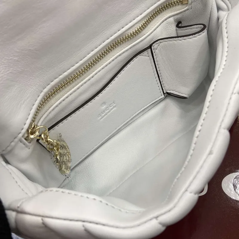 Gucci 806017 GG Milano Mini Top Handle Bag Bílá nadýchaná prošívaná kůže