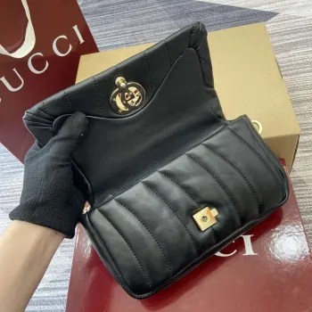 Gucci 806017 GG Milano Mini Top Handle Bag Černá nadýchaná prošívaná kůže