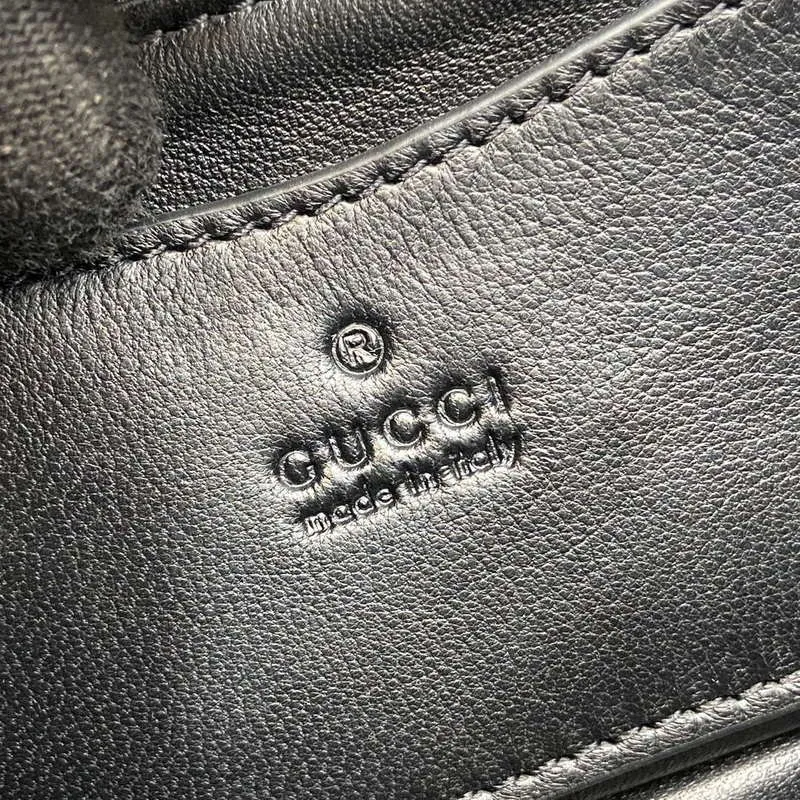 Gucci 806017 GG Milano Mini Top Handle Bag Černá nadýchaná prošívaná kůže