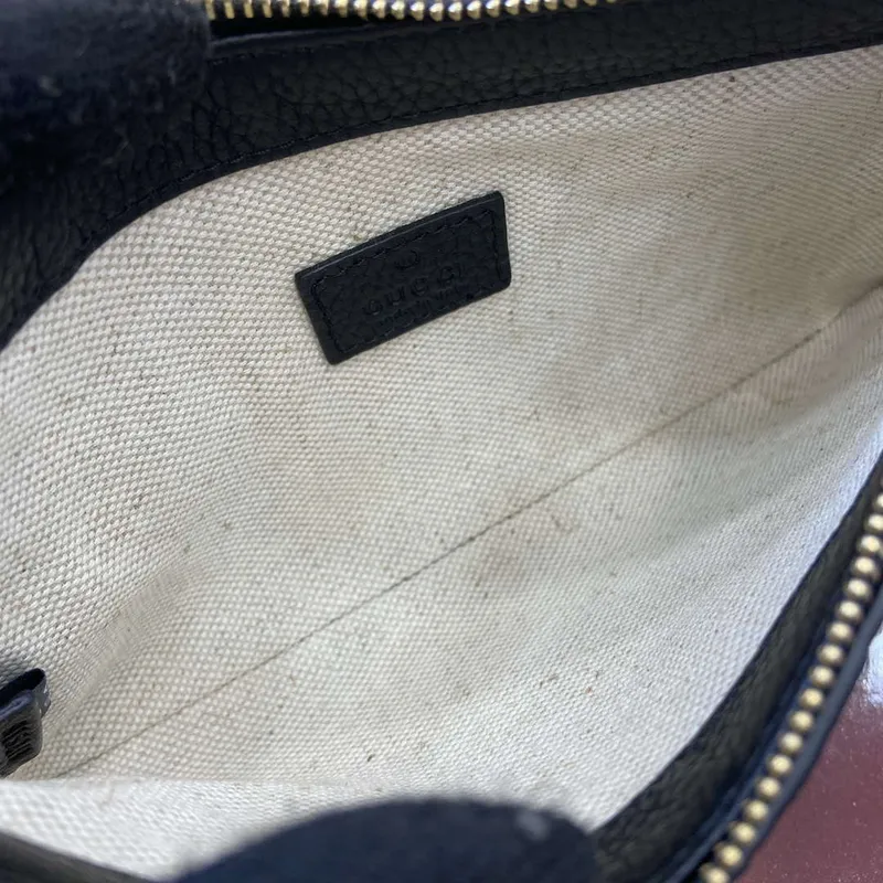 Gucci 815278 GG Emblem Super Mini Taška Černá