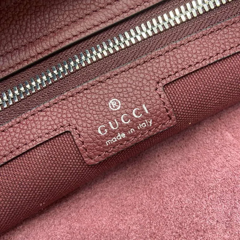 Gucci 801887 Gucci B Malá Křížová Taška Vínově Červená