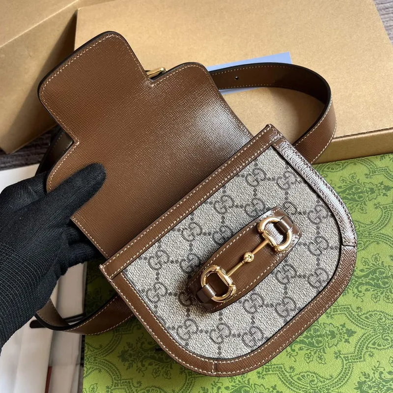 Gucci 760198 Gucci Horsebit 1955 Kulatý páskový batoh Béžový a hnědý