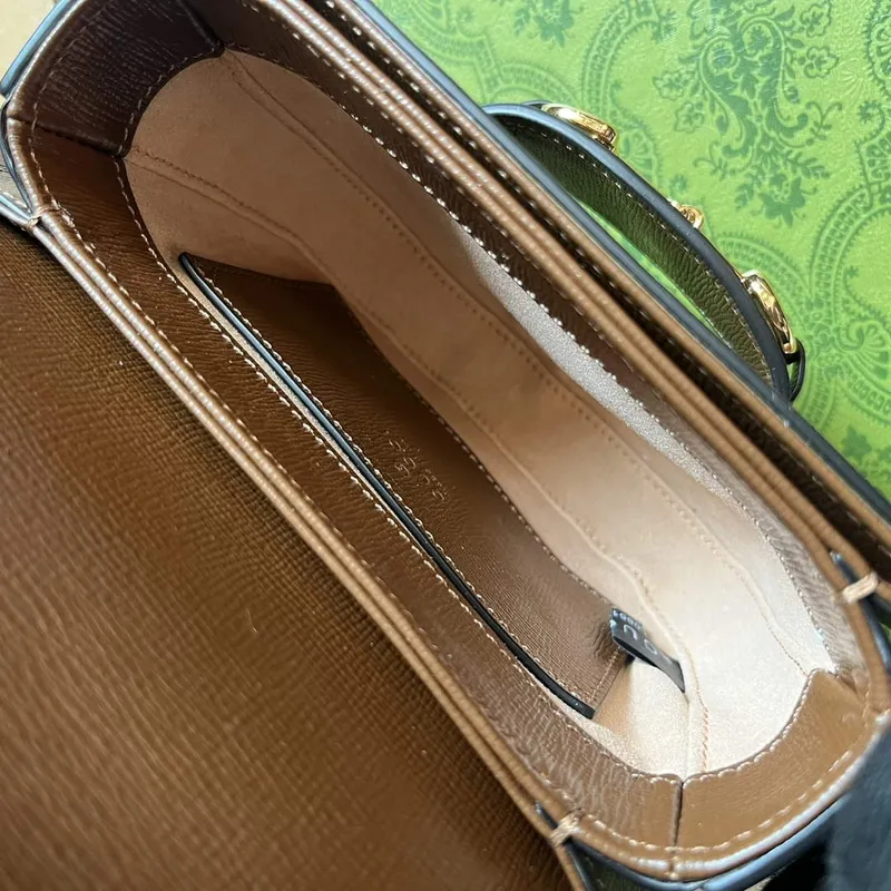 Gucci 760198 Gucci Horsebit 1955 Kulatý páskový batoh Béžový a hnědý