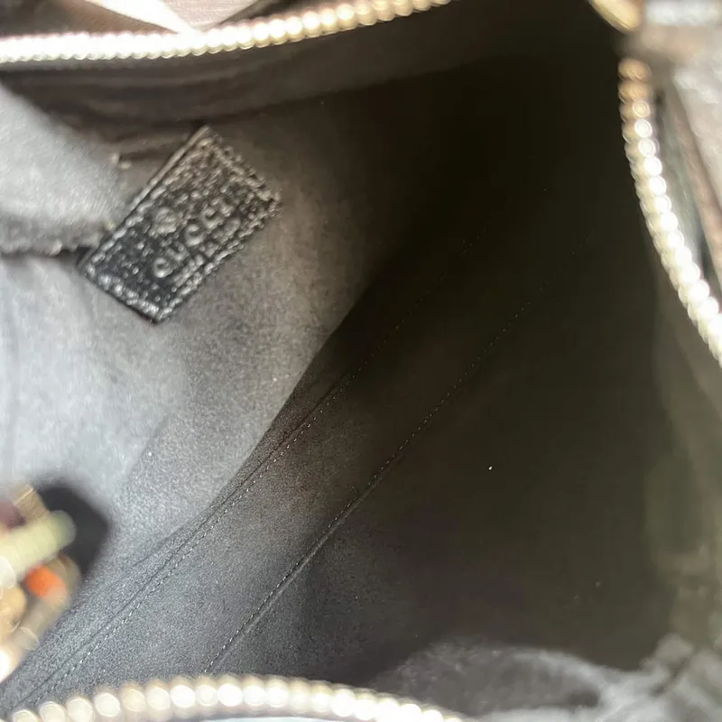 Gucci 699409 Gucci Attache Malá Ramenní Taška Černá GG Křišťálová Plátno