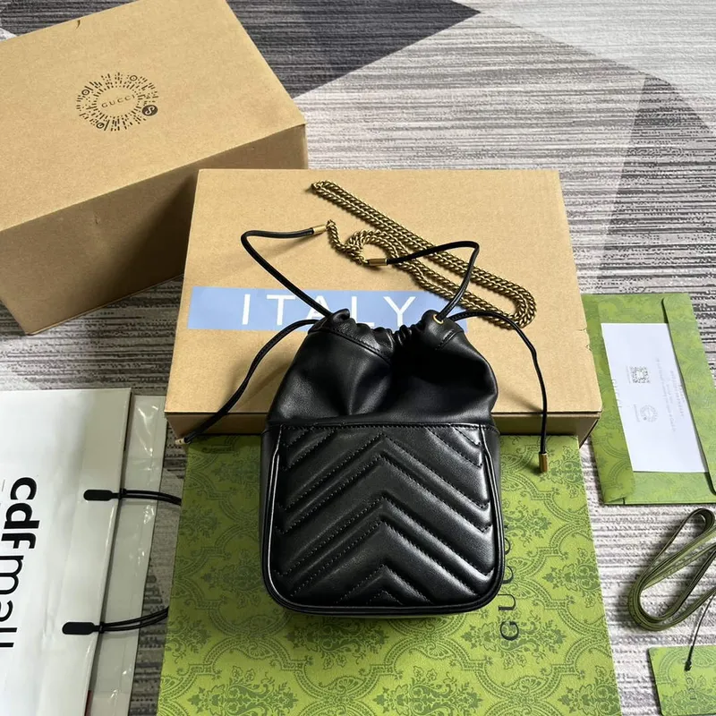 Gucci 746433 GG Marmont Mini Bucket Bag Černá