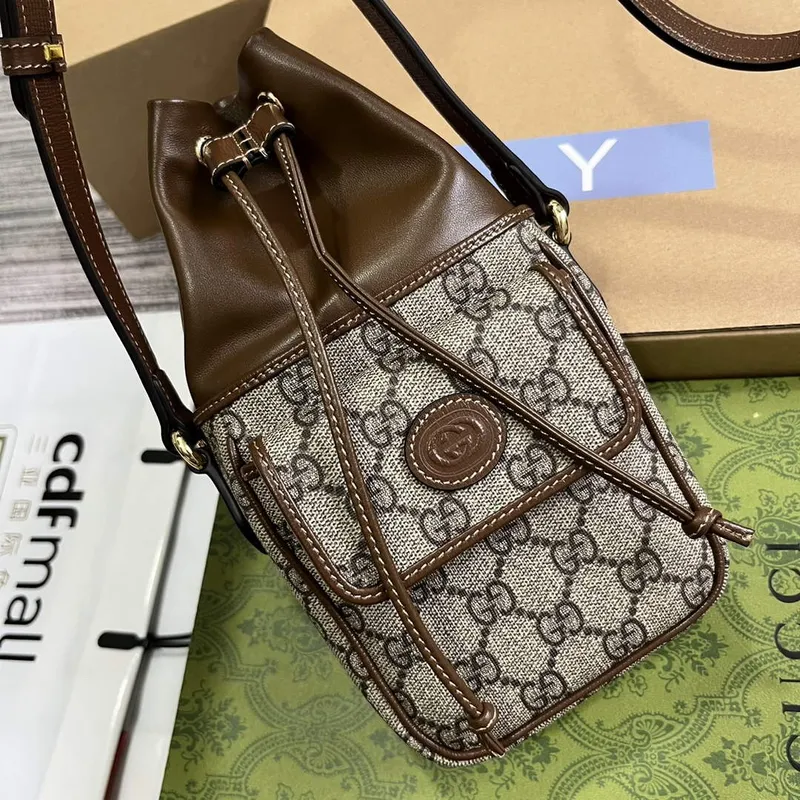 Gucci 746303 GG Mini Bucket Bag s propleteným G béžová a hnědá