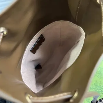 Gucci 746303 GG Mini Bucket Bag s propleteným G béžová a hnědá