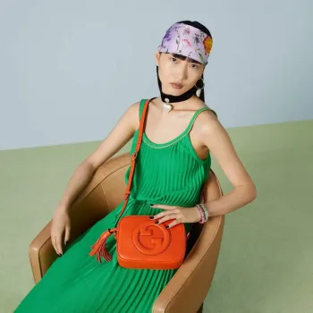 Gucci 742360 Gucci Blondie malá kabelka přes rameno oranžová kůže