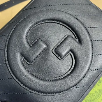 Gucci 742360 Gucci Blondie malá kabelka přes rameno námořnická modrá kůže