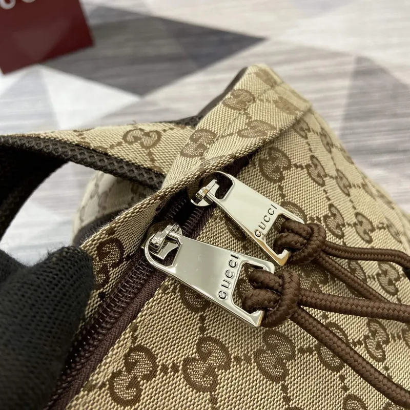 Gucci 800182 Velký batoh s taškou Gucci Hnědý